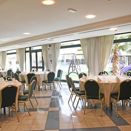 Park Hotel & Dependance Con Spiaggia Martinsicuro Esterno foto