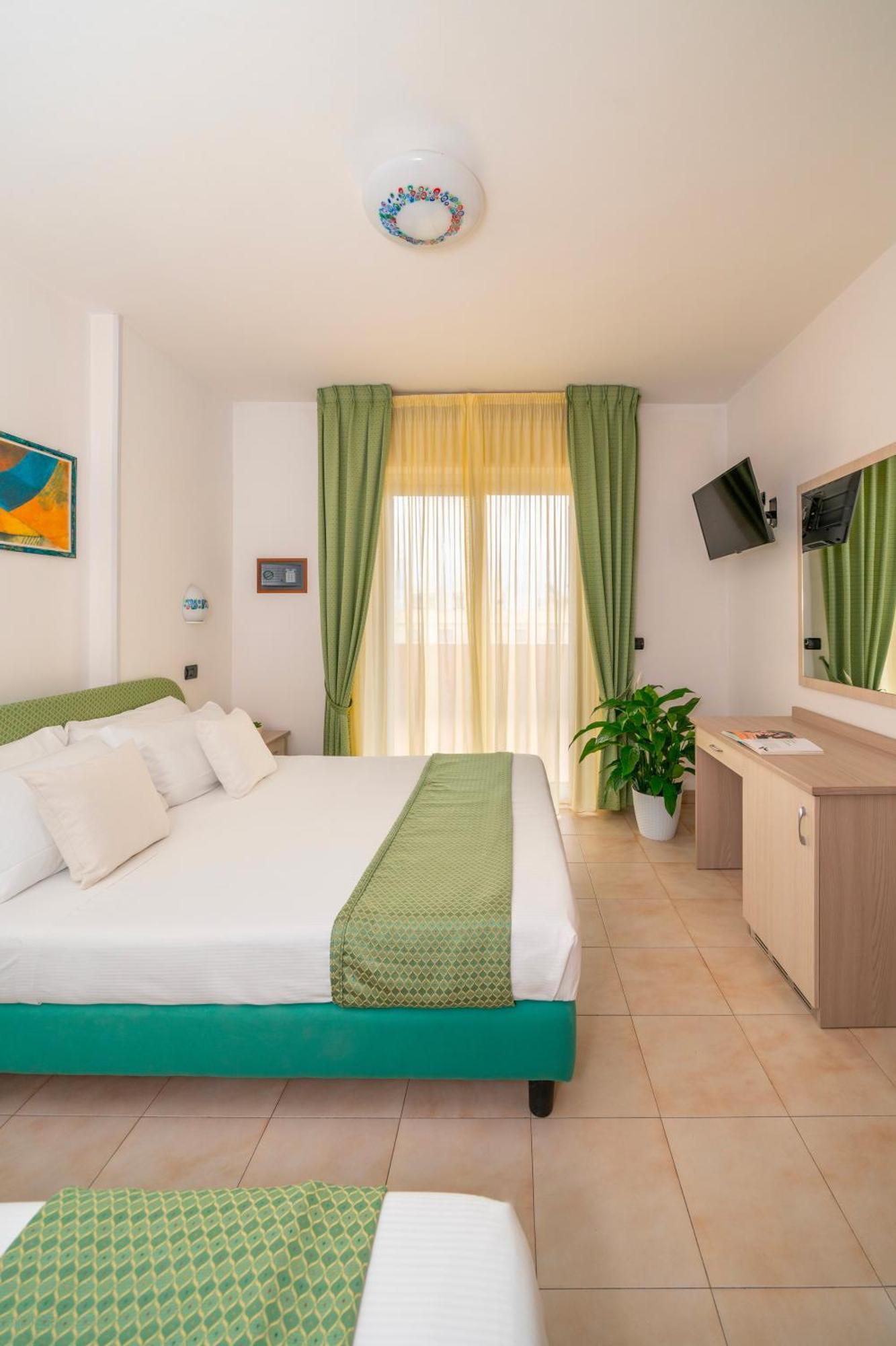 Park Hotel & Dependance Con Spiaggia Martinsicuro Esterno foto