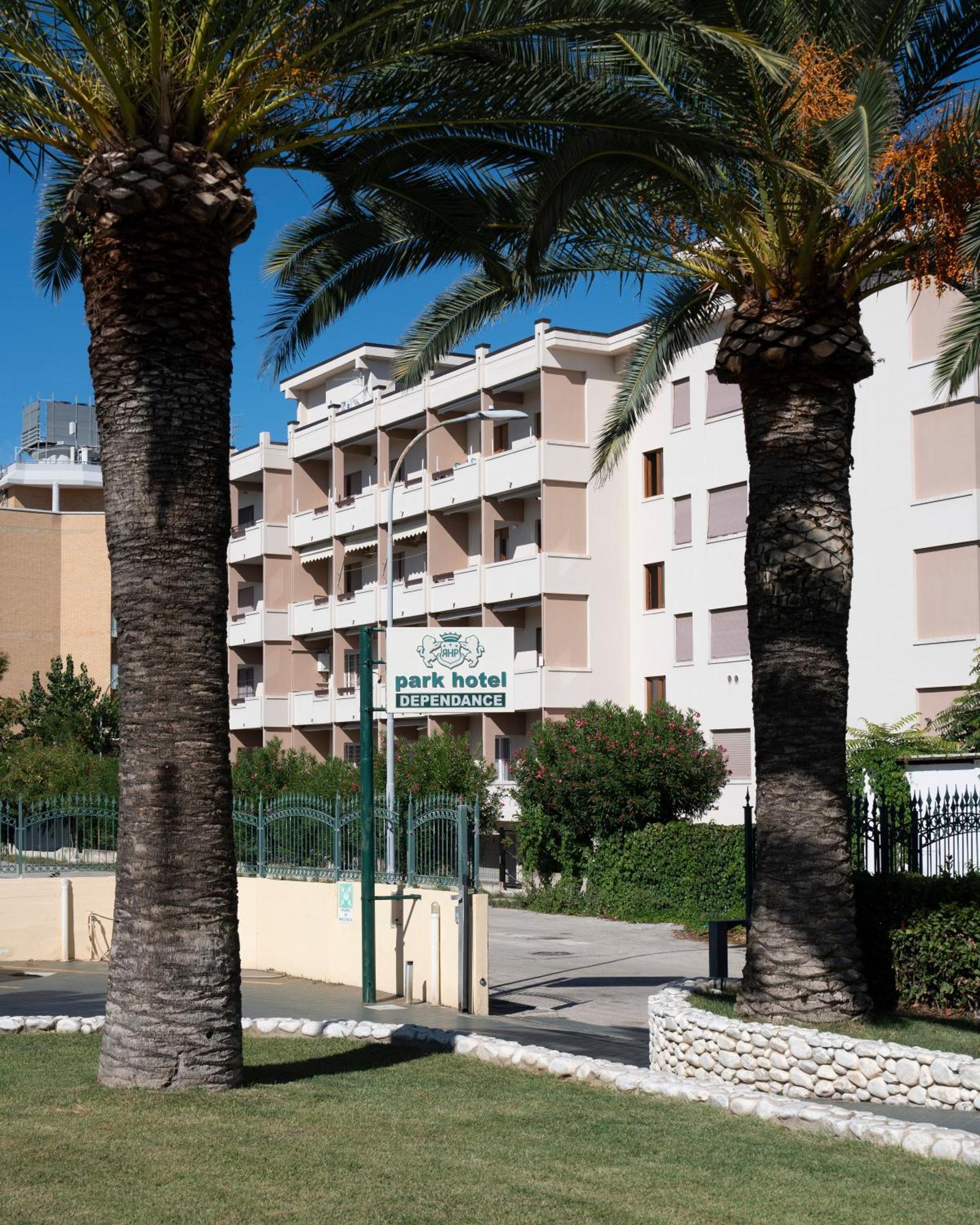 Park Hotel & Dependance Con Spiaggia Martinsicuro Esterno foto